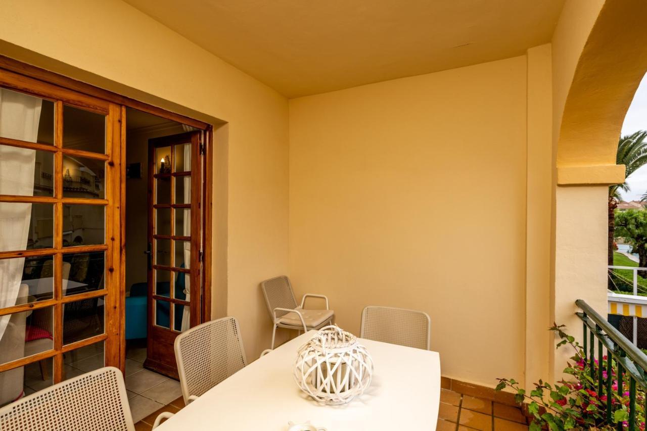 Bungavilla House In La Isla *