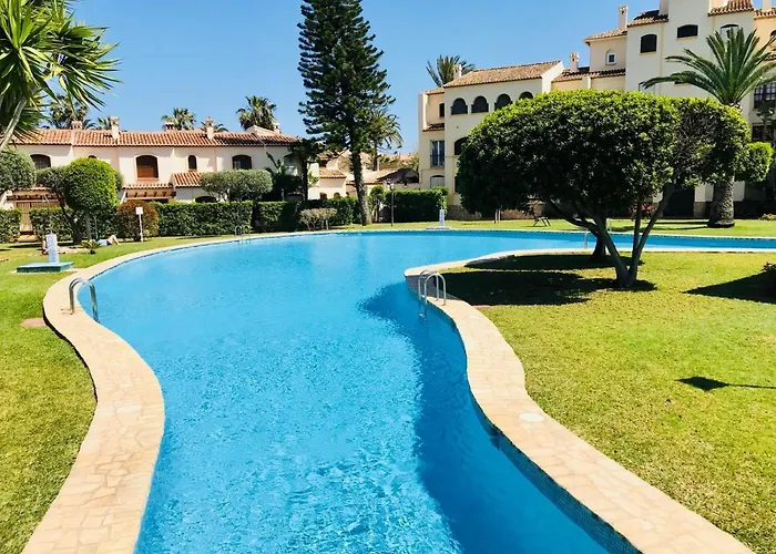 Bungavilla House In La Isla